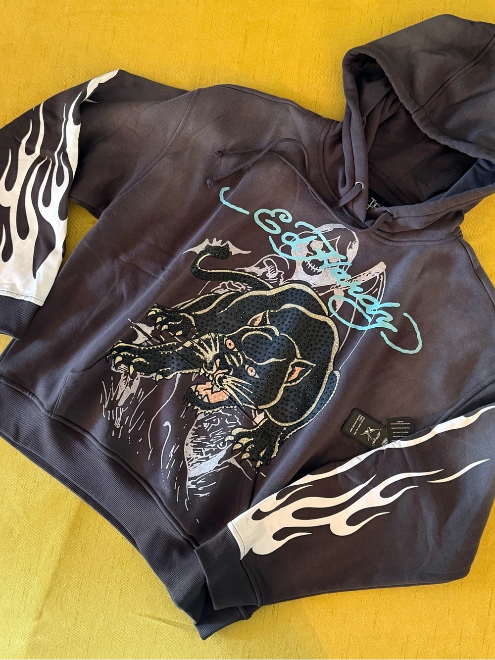 EXCLUSIVE ED HARDY Black Graphic Panther Flame Sleeve